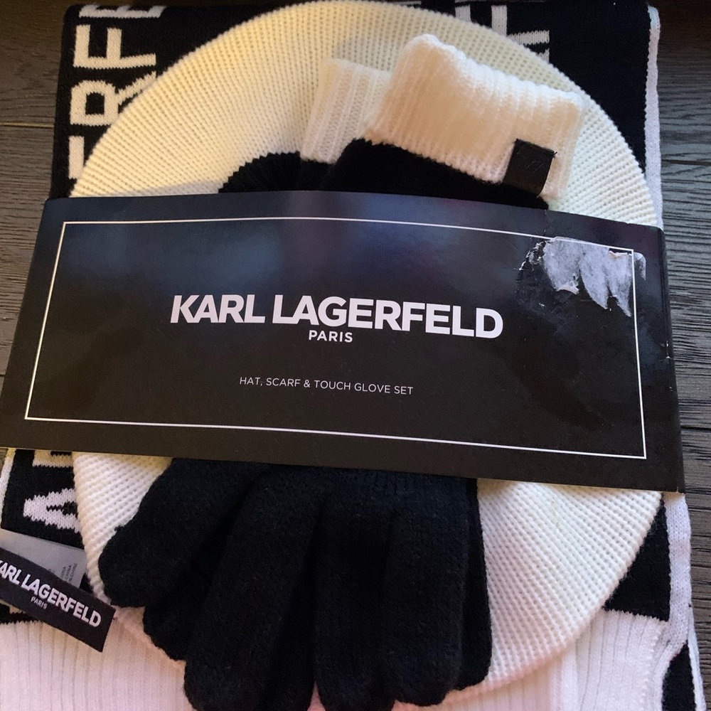 Hat, scarf and touch glove set